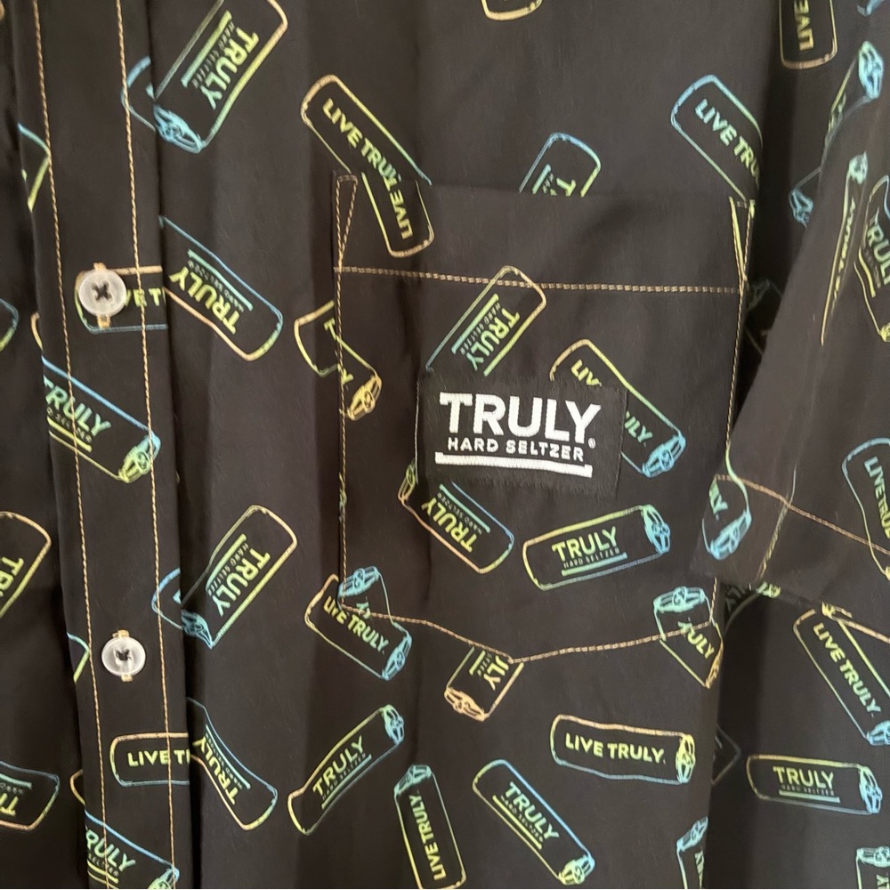 Truly‎ Hard Seltzer Shirt Short Sleeve Men XLarge Black All Over Print Can NWT